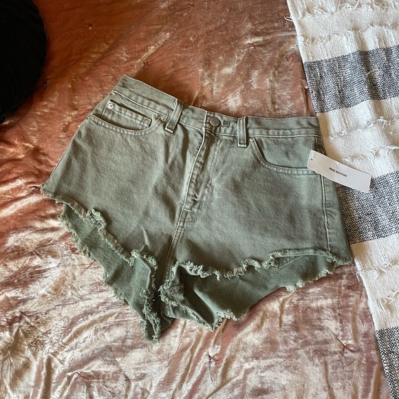 NWT BDG High Rise Cheeky Short - Picture 5 of 6